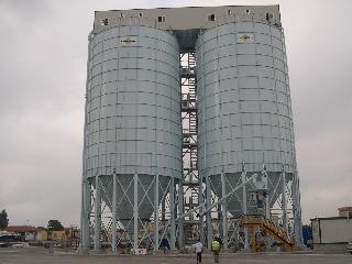2 No 12.5m Dia x 2600m3 capacity silos - France
